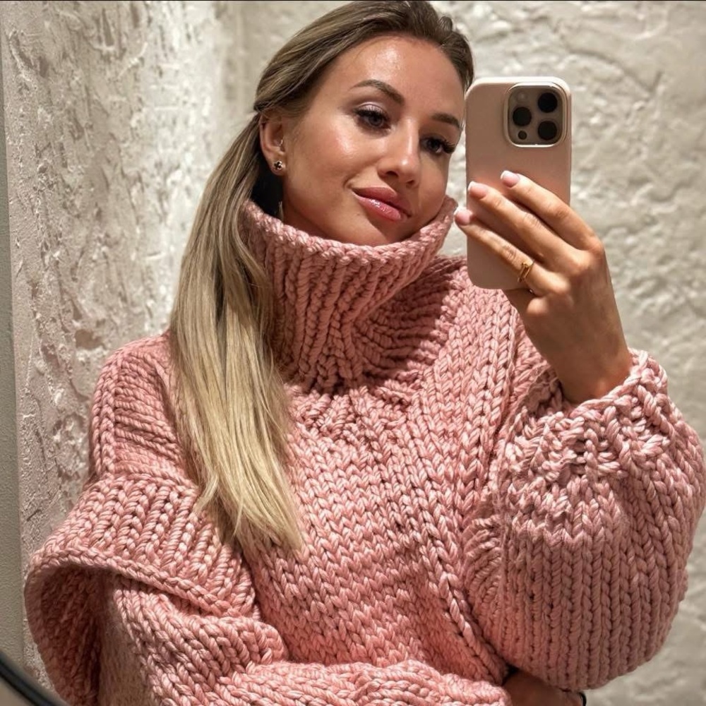 Meet your Posher, Julia